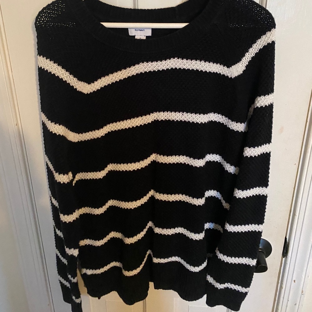 Old Navy sweater in excellent condition